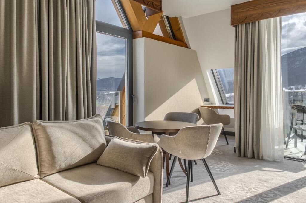 Quadruple Room with Mountain View and balcony no.15 | Zona de estar