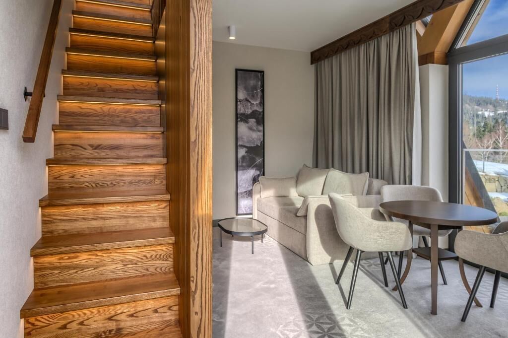 Quadruple Room with Mountain View and balcony no.15 | Interior