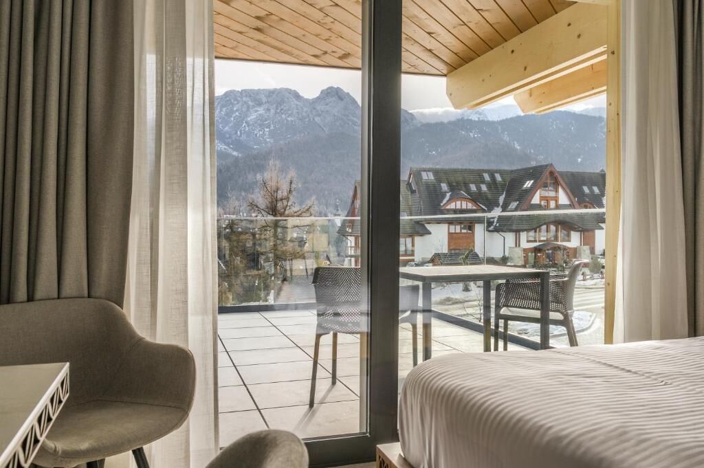 Double Room with Mountain View and balcony no.7 | Free WiFi