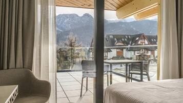 Double Room with Mountain View and balcony no.7 | Free WiFi