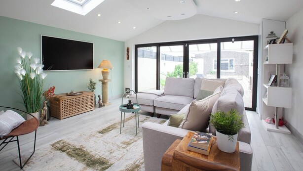 Living area - Modern 3BDR Home w Garden (Dublin)