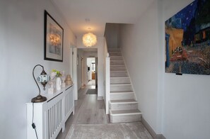 Interior - Modern 3BDR Home w Garden (Dublin)
