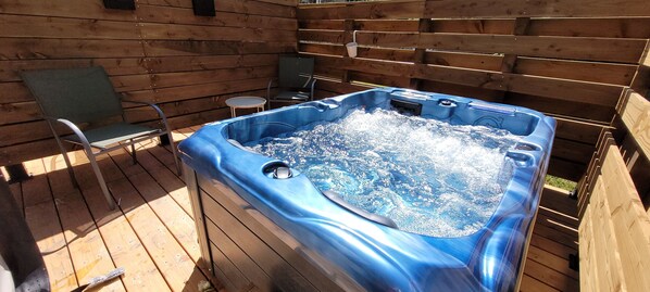 Bain à remous extérieur
