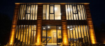 City Bungalow Hotel