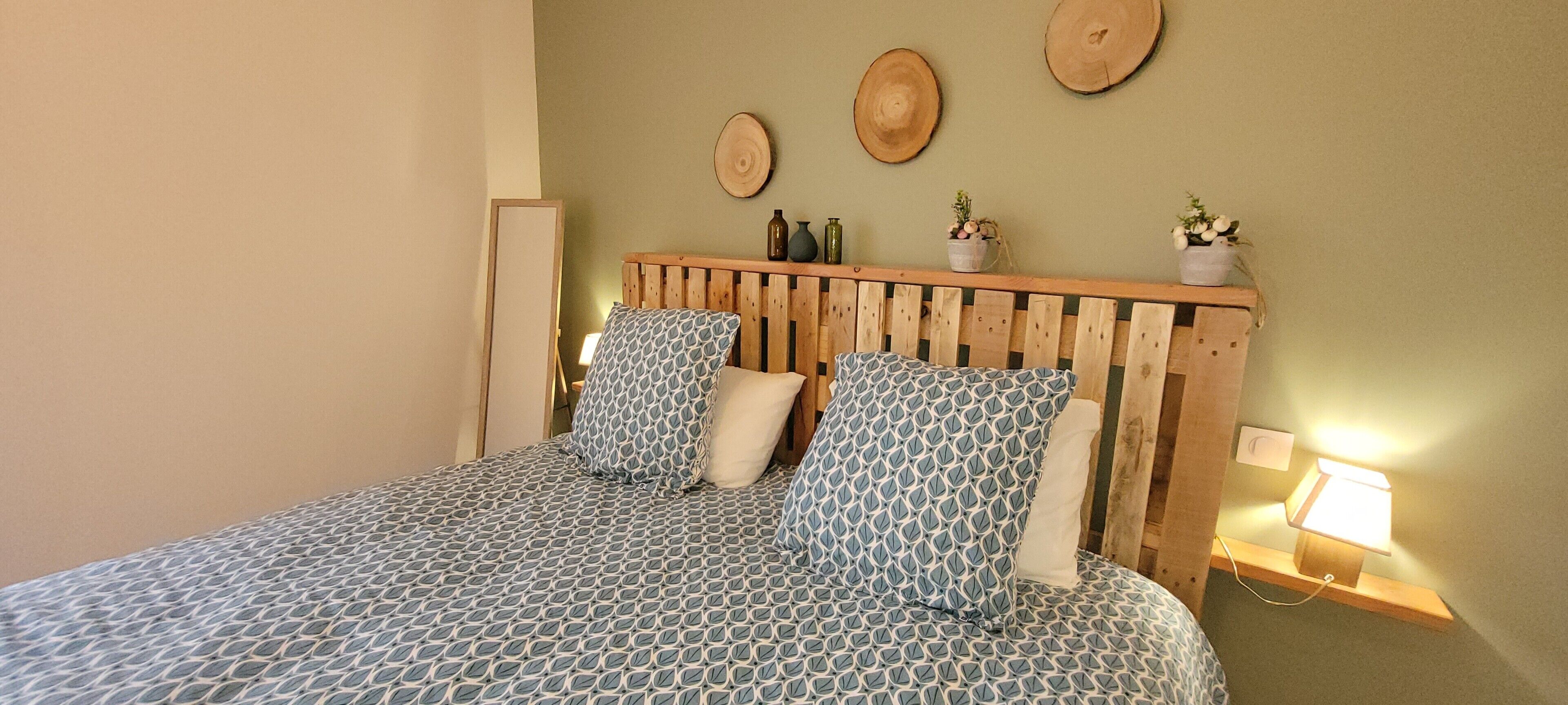 WiFi, bed sheets