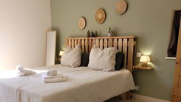 1 bedroom, WiFi, bed sheets