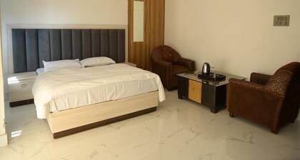 Hotel Deep Khirsu