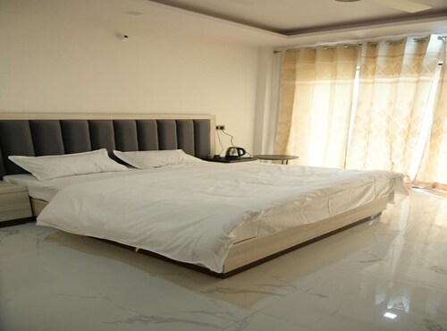 Hotel Deep Khirsu