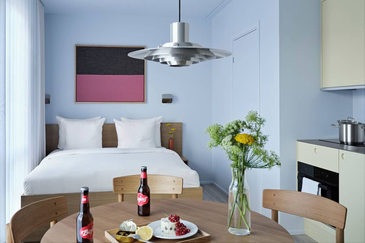 Premium-Studio, Balkon | Allergikerbettwaren, laptopgeeigneter Arbeitsplatz