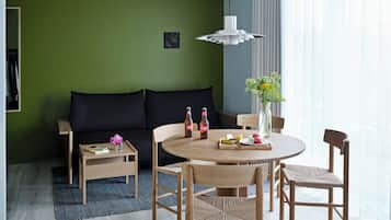 Premium Studio, Balcony | In-room dining