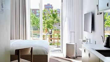 Studio, 1 queensize bed, niet-roken, terras | Hypoallergeen beddengoed, een laptopwerkplek, geluiddichte muren
