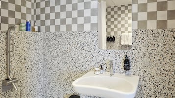 Superior Studio, 1 Queen Bed, Non Smoking | Bathroom | Shower, eco-friendly toiletries, hair dryer, heated floors