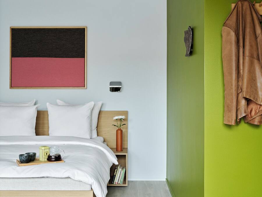 Superior Studio, 1 Queen Bed, Non Smoking | Hypo-allergenic bedding available, laptop workspace, soundproofing