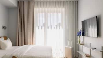 Hypo-allergenic bedding, laptop workspace, soundproofing, free WiFi
