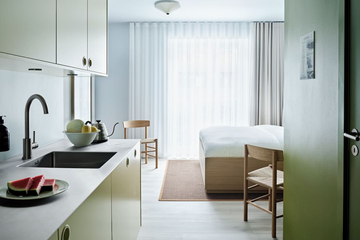Deluxe-Studio, 1 Queen-Bett und Schlafsofa, Nichtraucher | Allergikerbettwaren, laptopgeeigneter Arbeitsplatz