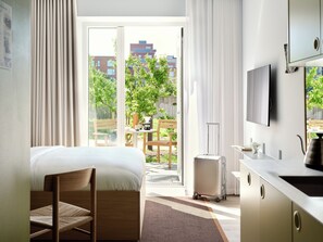 Studio, 1 grand lit, non-fumeur, terrasse | Literie hypoallergénique, espace de travail pour ordinateurs portables