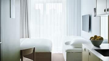 Family Studio, Multiple Beds, Non Smoking | Hypo-allergenic bedding available, laptop workspace, soundproofing