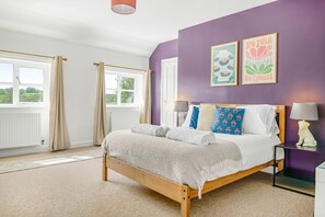 5 habitaciones, tabla de planchar con plancha, cuna de viaje y wifi 