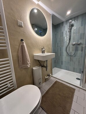 Shower, hair dryer, soap - Vrbo Property (Schönberg (Holstein))