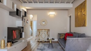 TV - Albero Apartment by Maison Florence (Florence)