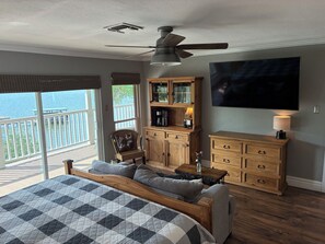 4 habitaciones, tabla de planchar con plancha, wifi y ropa de cama 