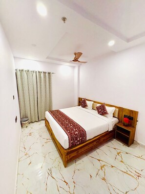 Deluxe Double Room - Hotel Shiva Darshanam (Varanasi)