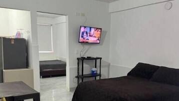 1 chambre, fer et planche à repasser, Wi-Fi, draps fournis