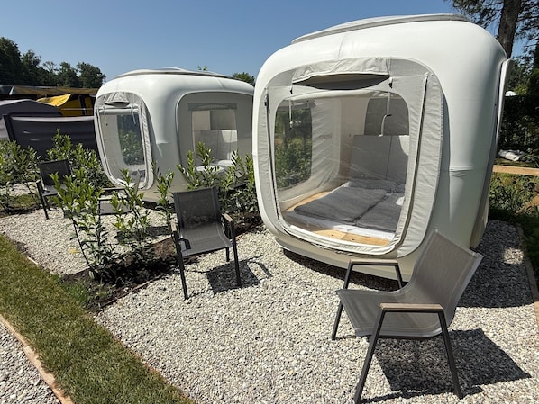 Comfort Tent, Lake View | Property grounds