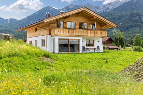 Apartment 'Haus Stoabock' with Mountain View, Balcony and Wi-Fi