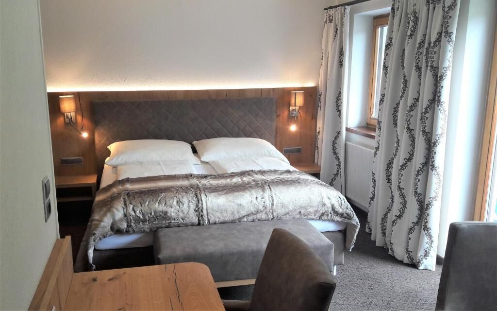 Standard Double or Twin Room, Balcony, Mountain View