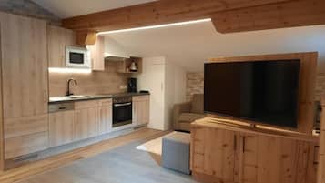 Comfort-Apartment, Balkon, Bergblick | Innenbereich