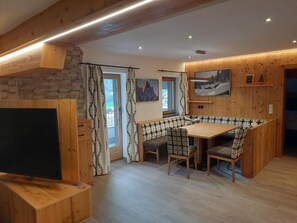 Comfort Apartment, Balcony, Mountain View | Dining - Viktoria (Sankt Anton am Arlberg)