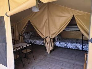 1 bedroom, WiFi, bed sheets - The Safari Lodge Tent We offer you unusual accommodation (Souleuvre en Bocage)