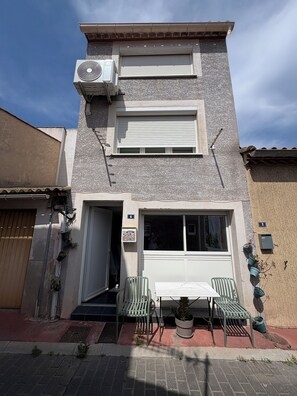 Exterior - La belle vie - Village house 3 bedrooms -Sete Pointe courte (Sète)