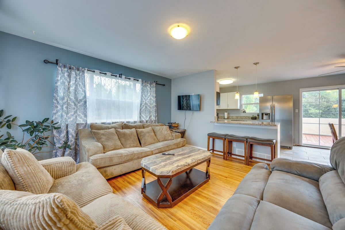 House (4 Bedrooms) | Front of property