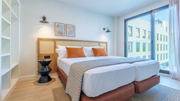 Apartamento estándar | Escritorio y espacio para trabajar con un portátil