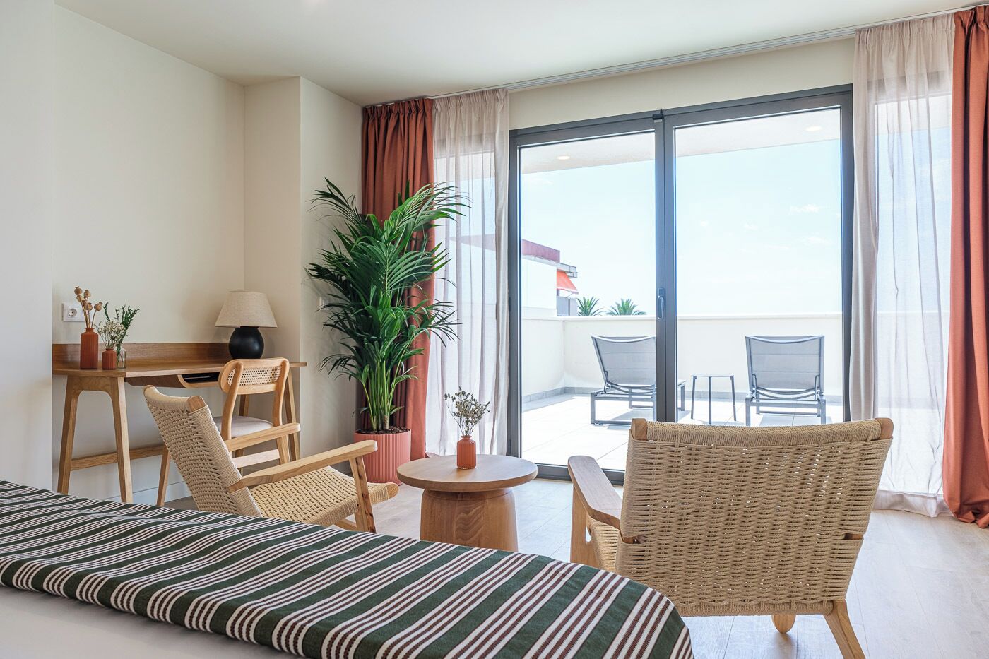 Suite, 2 habitaciones | Escritorio y espacio para trabajar con un portátil