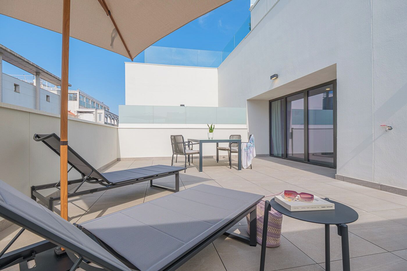 Suite, accesible en silla de ruedas, balcón | Terraza o patio