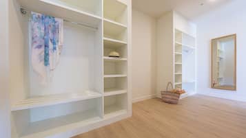 Desk, laptop workspace, iron/ironing board (on request), free WiFi