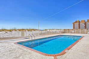 Outdoor pool - Buena Vista 304 (Gulf Shores)