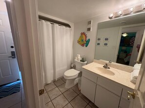 Exclusive Condo, Beach View | Bathroom | Free toiletries, towels, soap, shampoo - Buena Vista 304 (Gulf Shores)