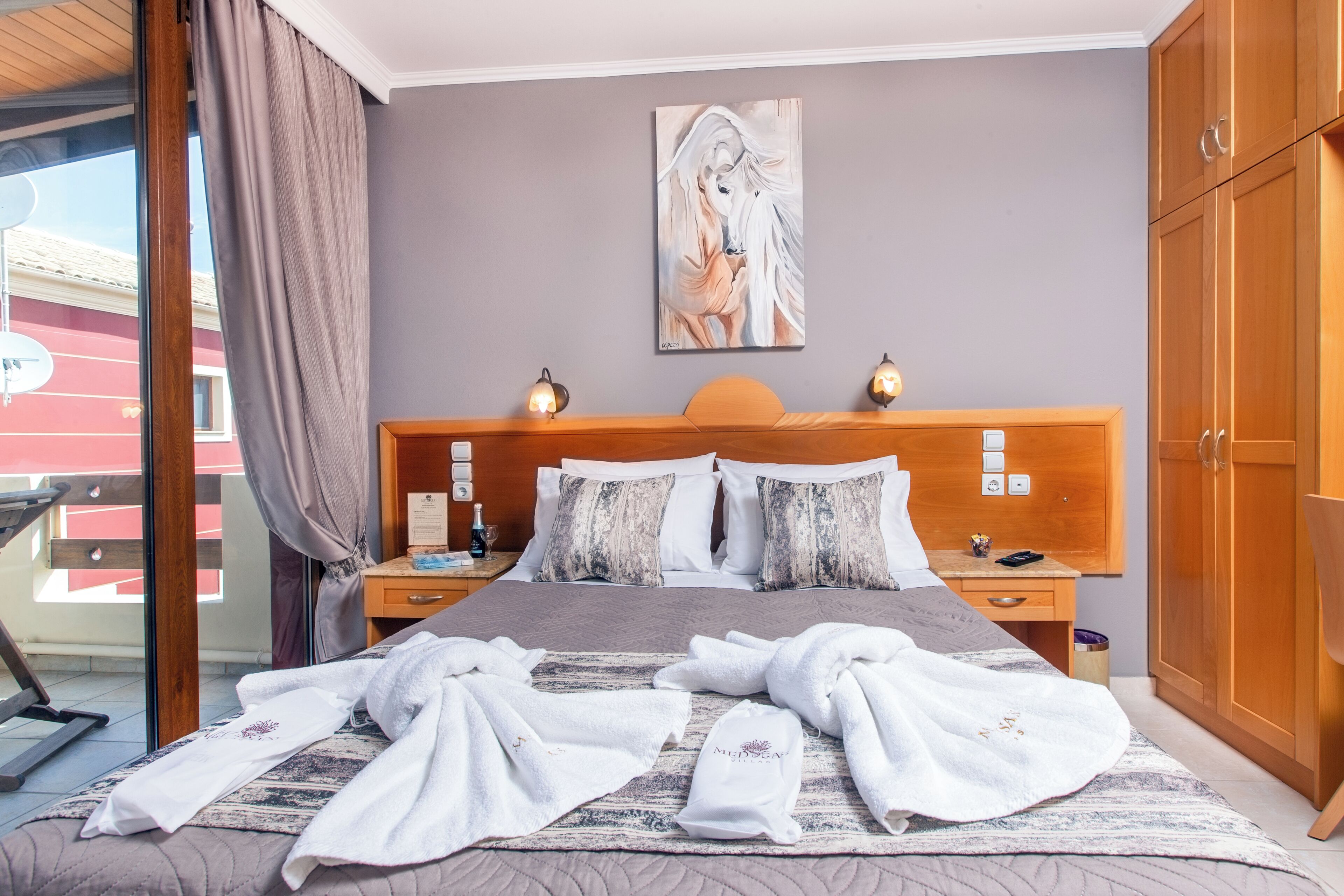 Villa Luxury, balcone, vista mare | Una cassaforte in camera, tende oscuranti, insonorizzazione