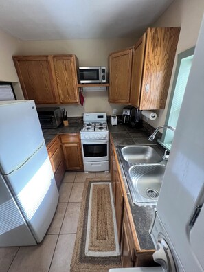 Private kitchen - Forthcoming,  Stan's Hideaway in Tropic 9 miles to Bryce Canyon, Very private, (Tropic)