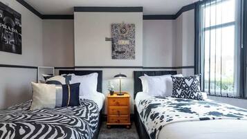 4 bedrooms, iron/ironing board, free WiFi, bed sheets