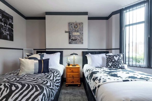4 habitaciones, tabla de planchar con plancha y wifi gratis 
