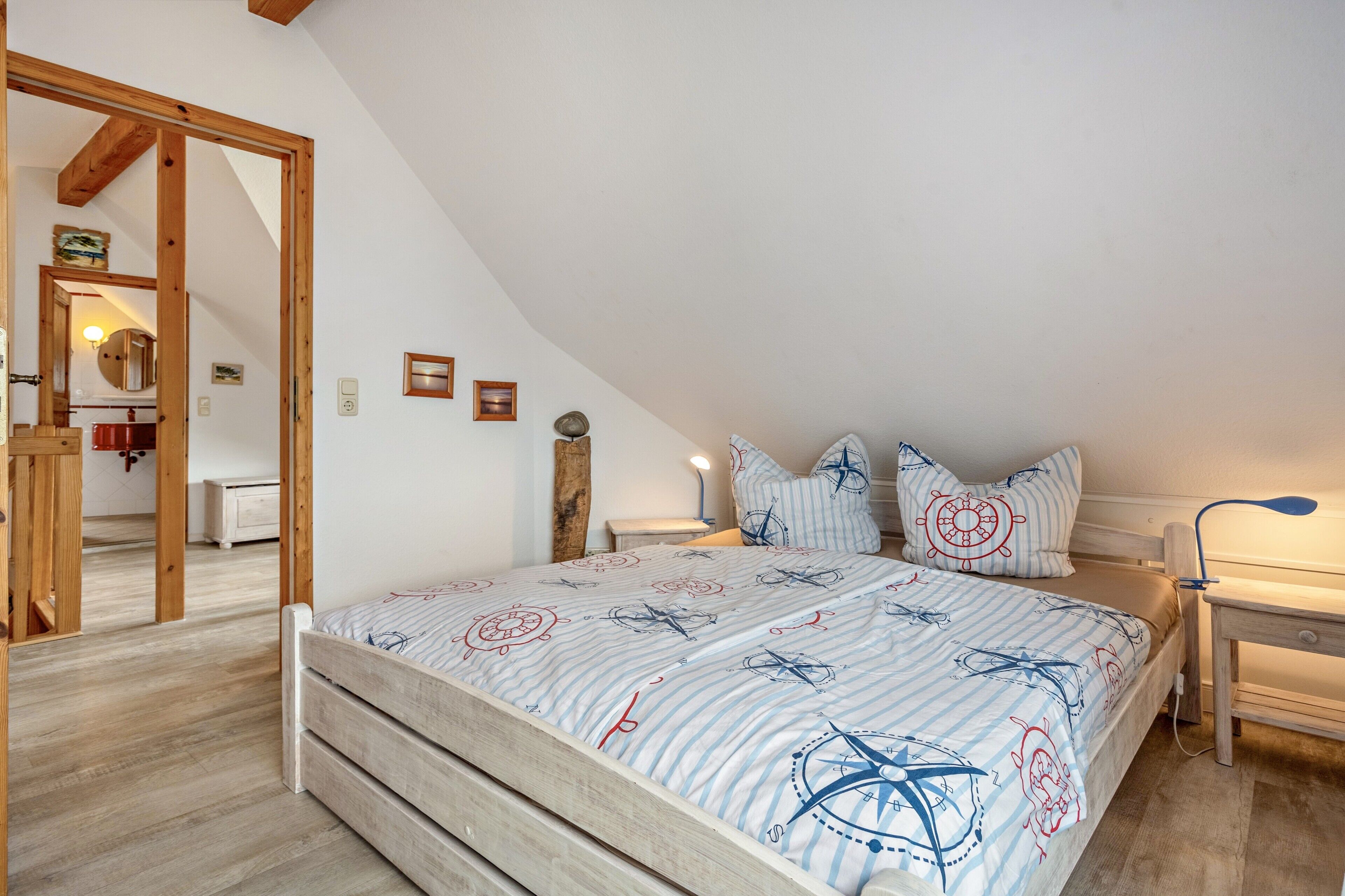 WiFi, bed sheets