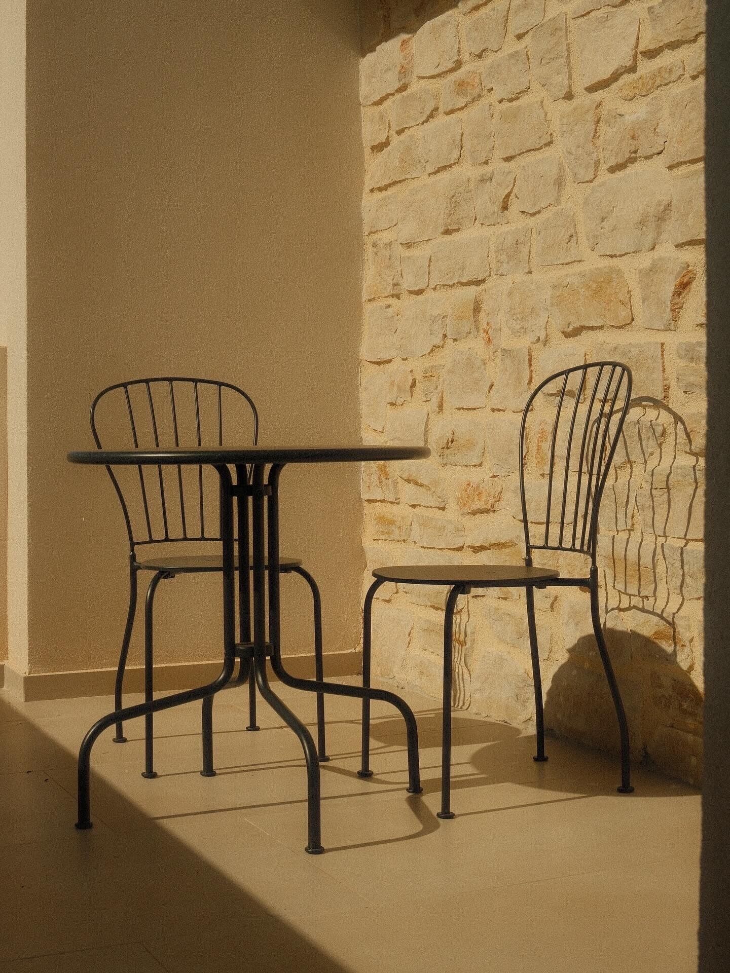 Deluxe-Dreibettzimmer, Hügelblick | Terrasse/Patio