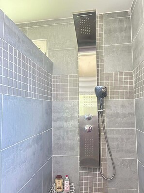 Bathroom - Vrbo Property (Les Trois-Bassins)