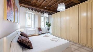 Bügeleisen/Bügelbrett, Reisekinderbett, WLAN, Bettwäsche