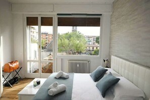 Bügeleisen/Bügelbrett, Reisekinderbett, WLAN, Bettwäsche